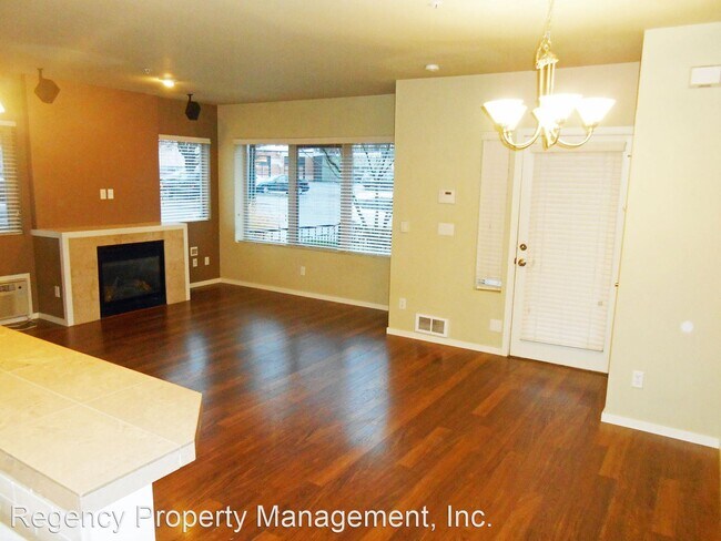 Building Photo - 1 br, 1 bath House - 7502 N Burlington Ave