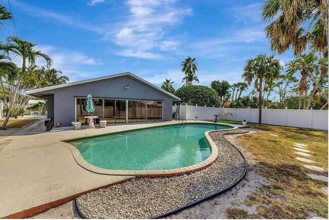 Foto del edificio - 7187 Thompson Rd