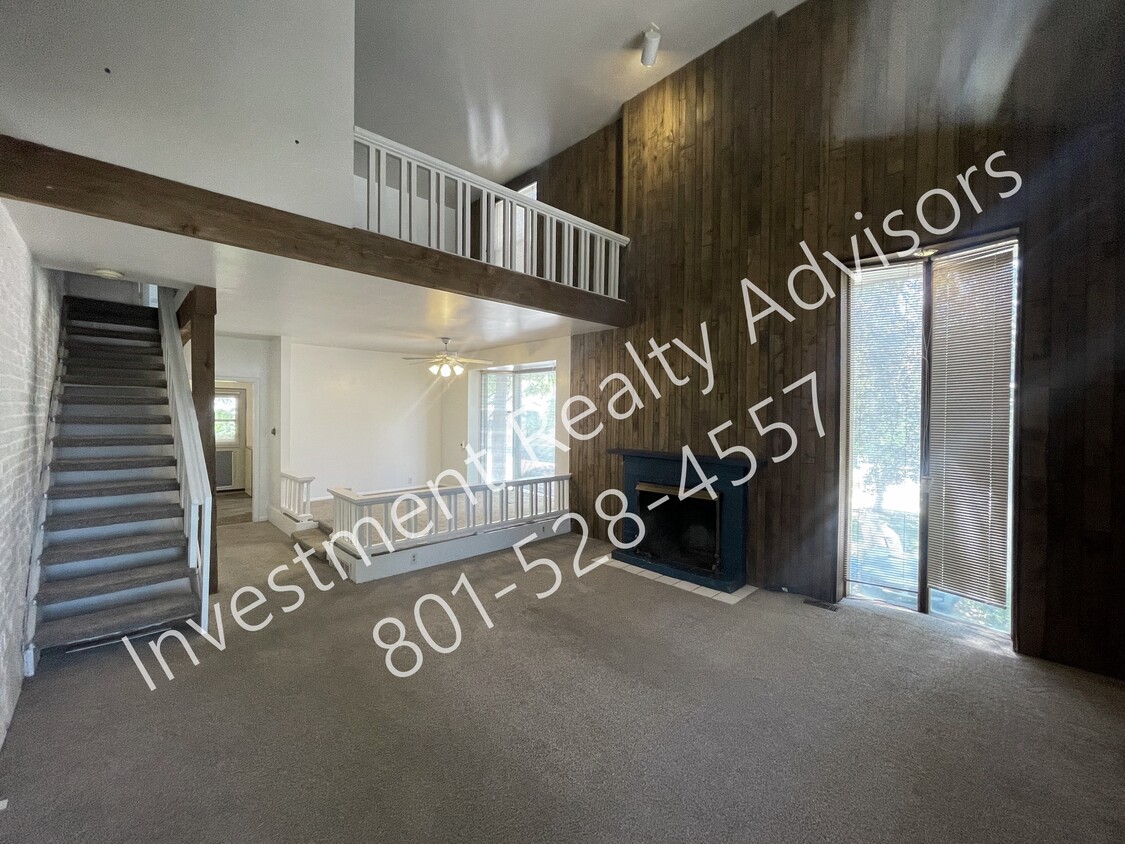 Primary Photo - Duplex Near the Capitol!