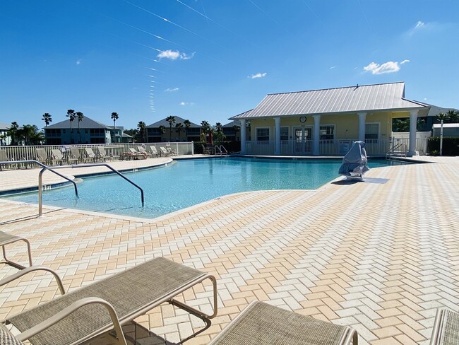 Building Photo - 2060 Willow Hammock Cir