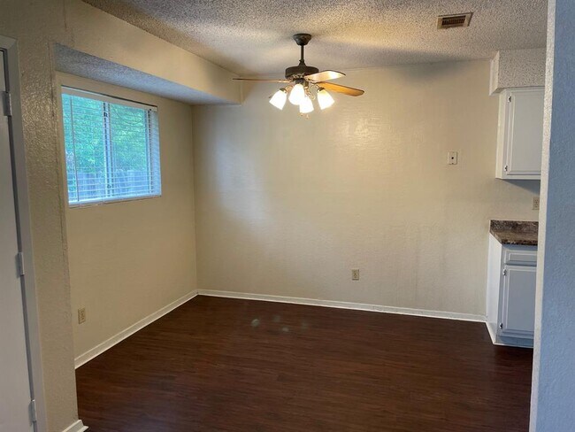 Foto del edificio - 3212 Kittyhawk Cove