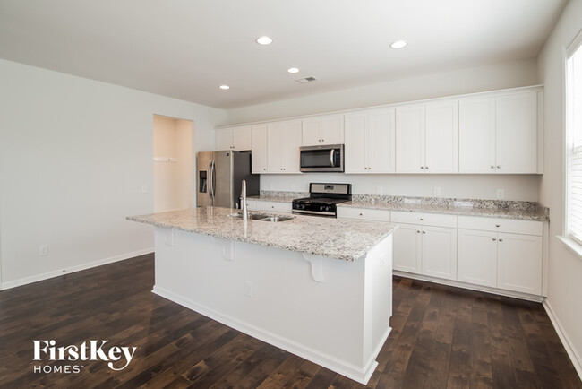 Building Photo - 105 Yorkshire Dr
