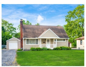 Building Photo - 2295 Shrewsbury Rd