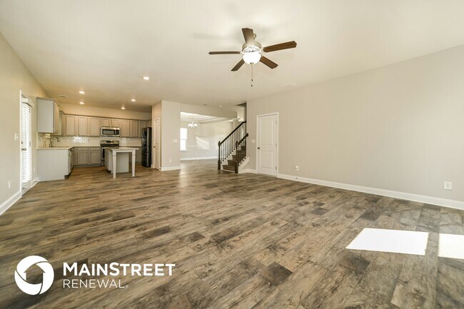 Building Photo - 453 Lake Ridge Ln