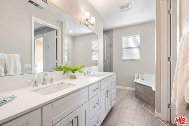 Foto del edificio - 4444 Paxton Pl