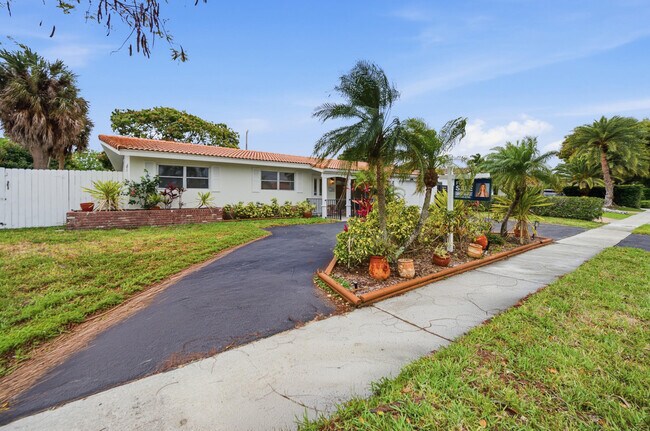 Foto del edificio - 2120 NE 62nd Ct