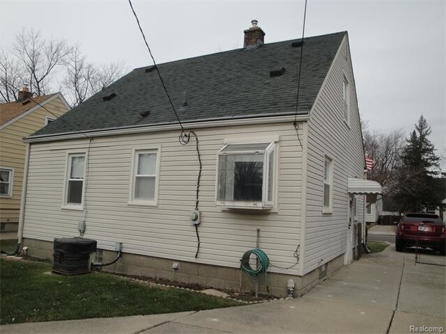 Building Photo - 20633 Carlysle St