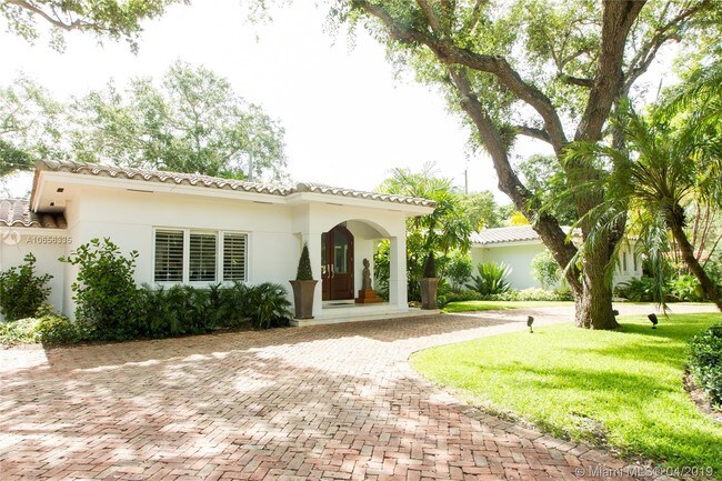 Building Photo - 6925 Tordera St