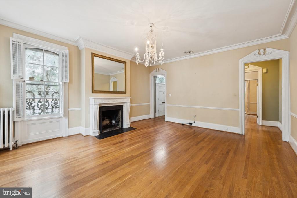 Foto principal - 1225 30th St NW