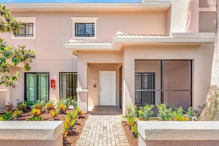 Foto principal - 2802 Sarento Pl