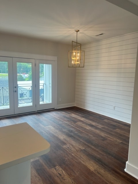 Building Photo - Tri-level home with attached 2 car garage in Belle Meade Highlands!
