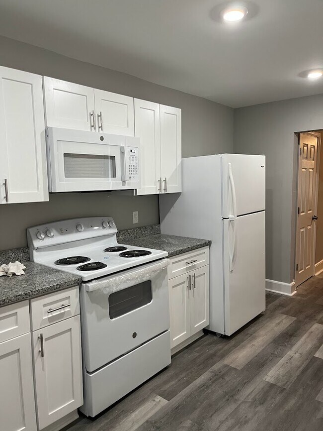 Building Photo - 229 E 13th St