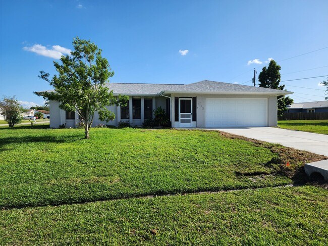 Foto del edificio - 400 SW Buxton Ave