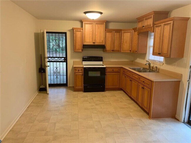 Building Photo - 5420 Dogwood Trail