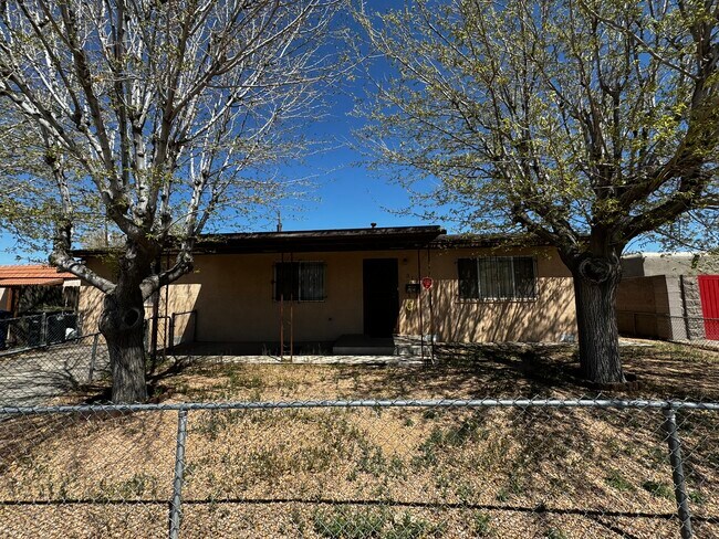 Foto del edificio - 315 San Andres Ave NW
