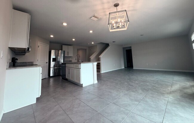 Building Photo - 16769 Parker River St