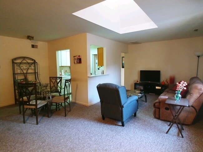 dining living - 527 Franklin Ave