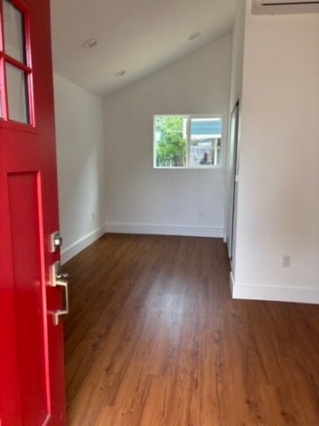 Foto del edificio - 3630 E 15th St