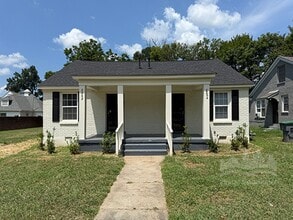 Building Photo - 2262 Jackson Ave