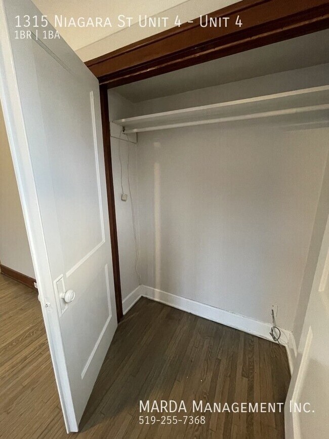 Photo du bâtiment - CHARMING 1 BED/1 BATH UNIT IN WALKERVILLE + HYDRO