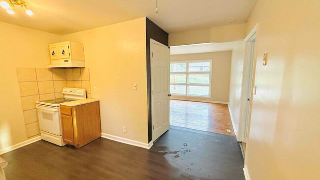 Foto del edificio - 3350 E 55th St