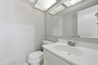 Building Photo - 926 Comstock Springs Dr