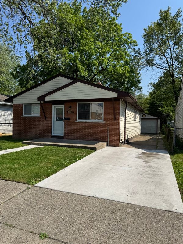 Foto principal - 8220 Lozier Ave