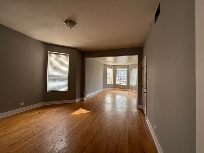 Building Photo - 3916 W Van Buren St