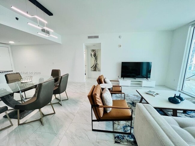 Building Photo - 951 Brickell Ave