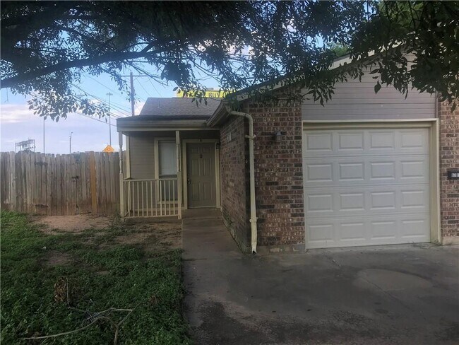 Foto del edificio - 6301 Cameron Rd