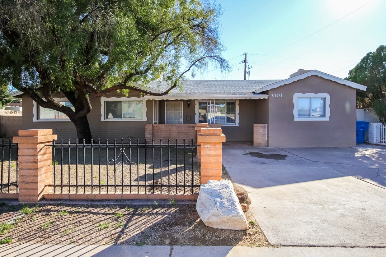 Primary Photo - 3101 W Cortez St
