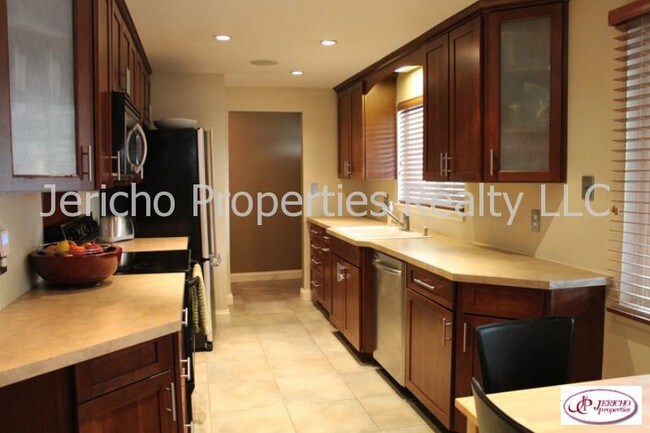 Foto del edificio - 625 Cody Ct