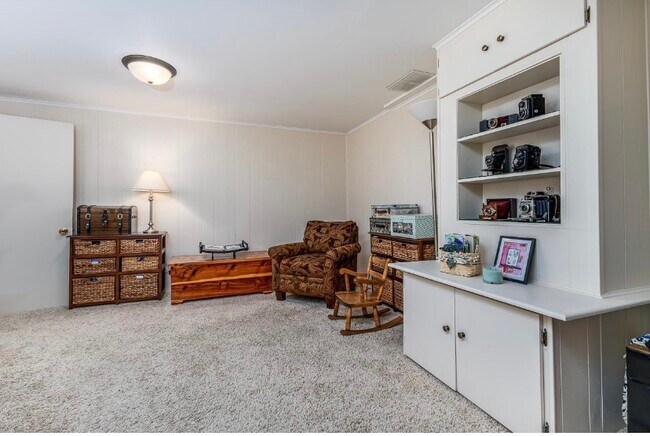 Foto del edificio - 3747 Hillcrest Rd