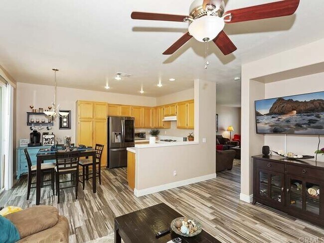 Foto del edificio - 12833 Biscayne Ave