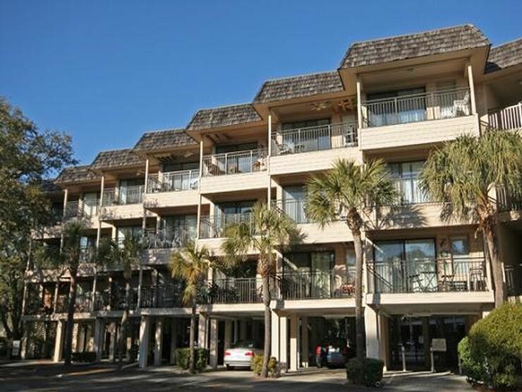 23 S Forest Beach Dr Unit 240, Hilton Head Island, SC 29928 Room for