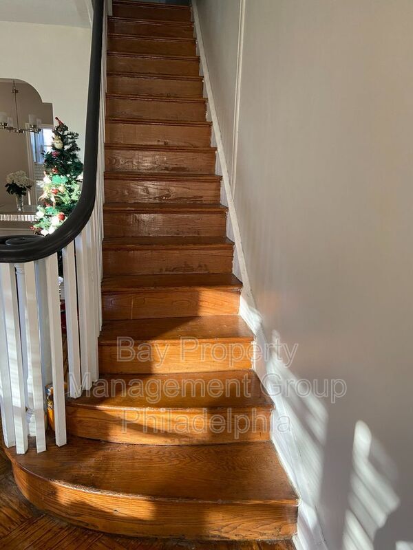 Building Photo - 1451 Conlyn St