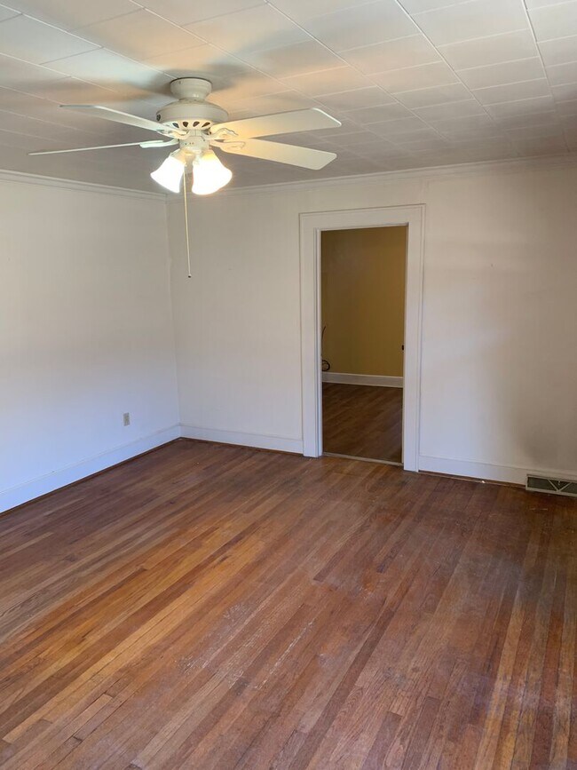 Foto del edificio - 3 bedroom Salisbury home