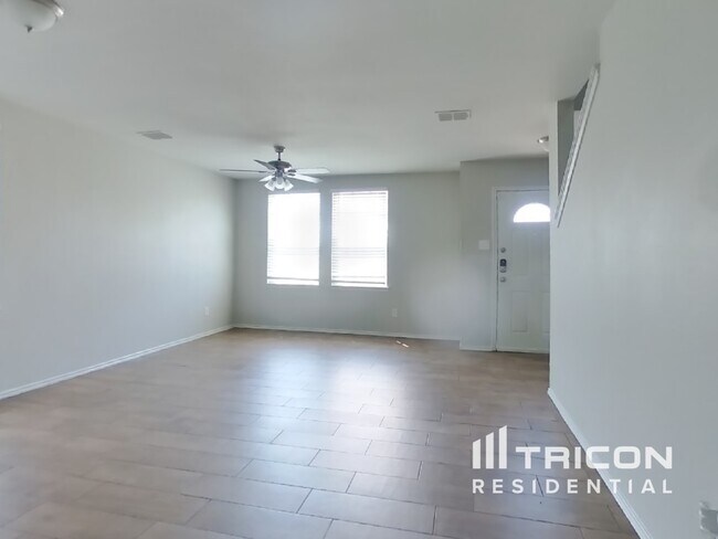 Foto del edificio - 4024 Thoroughbred Trail