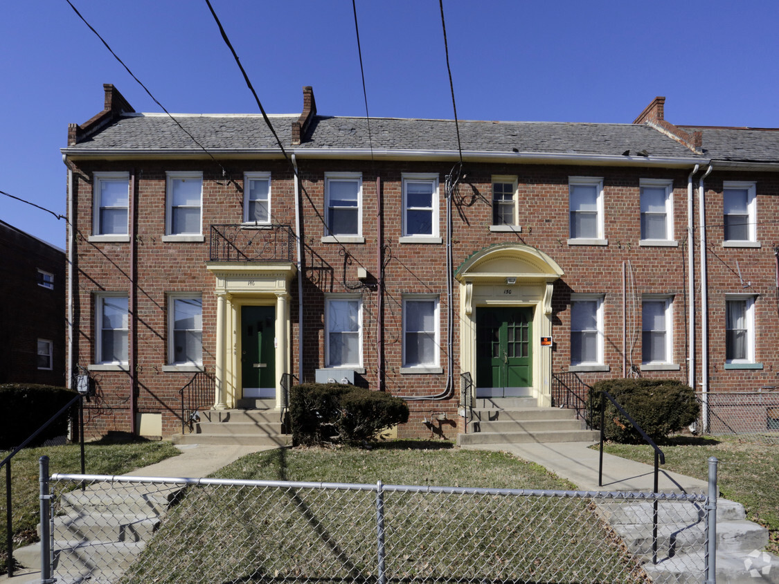 Building Photo - 146-150 36th St NE