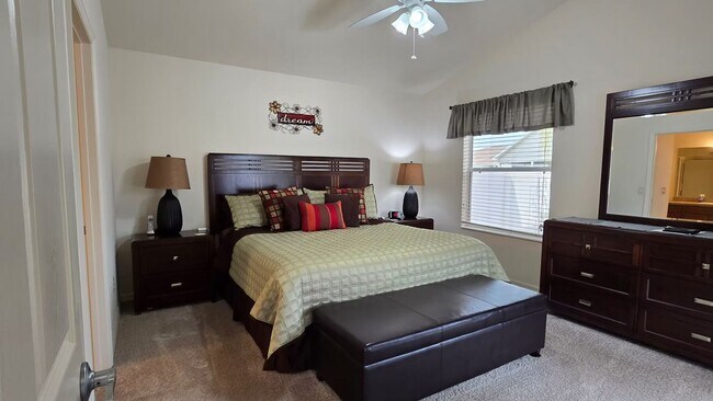 Foto del edificio - 2290 Nackman Pl