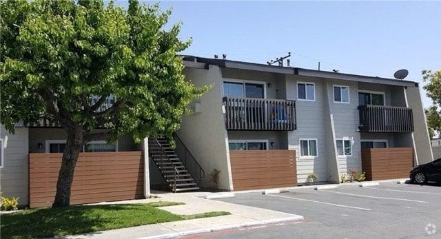 Building Photo - 7042 Fenway Dr