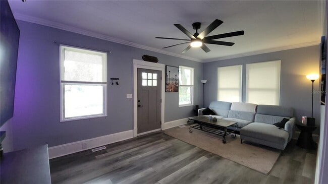 Building Photo - 135 S Stone St