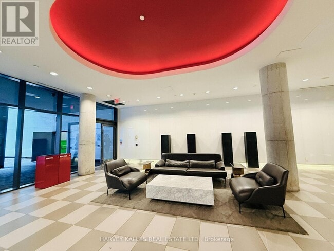 Building Photo - 560 King St W