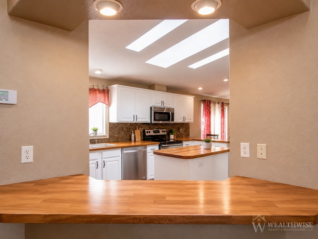 Foto del edificio - Rare One-Acre Rental Opportunity with Open Farmland Views