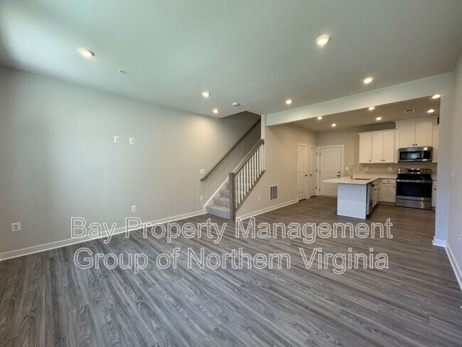 Building Photo - 2441 Silver Line Aly