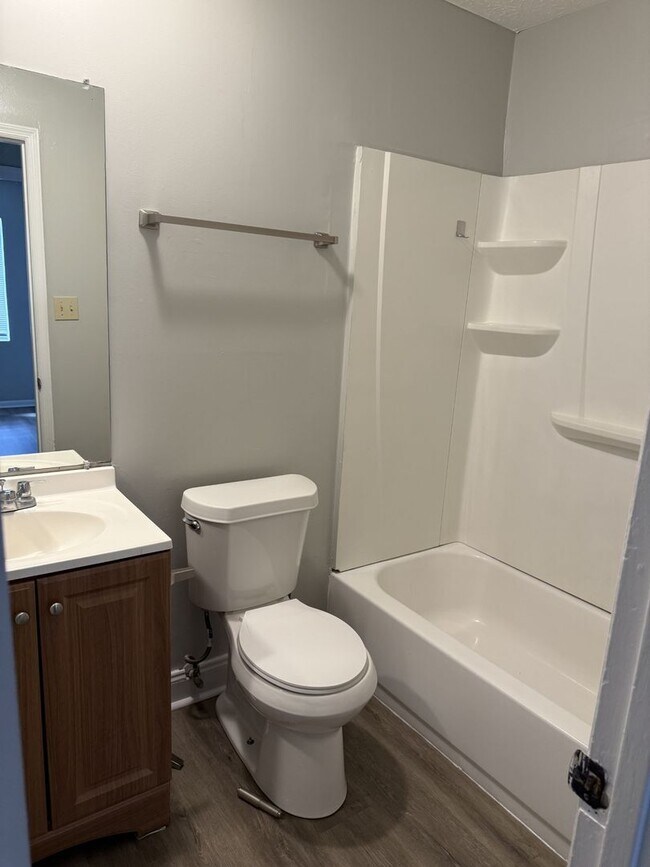 Foto del edificio - MOVE IN READY