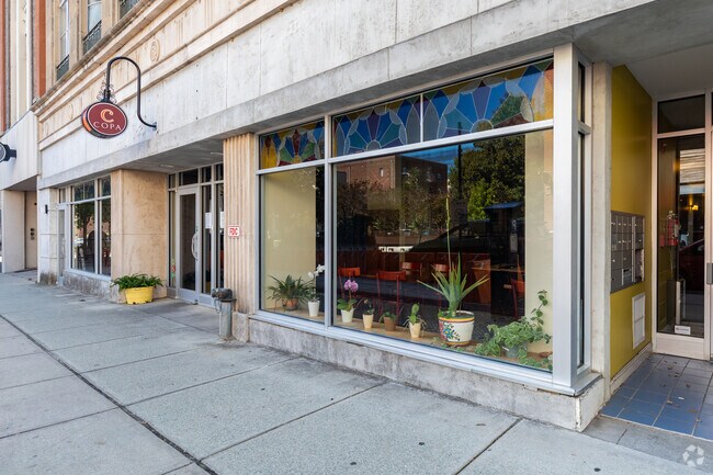 Building Photo - 107-109 W Main St