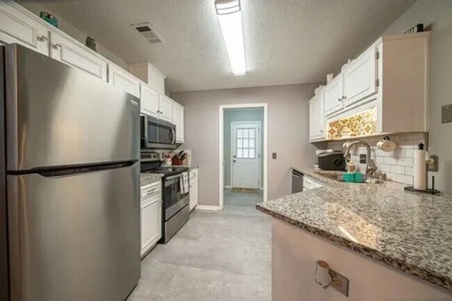 Foto del edificio - Charming 3BR House in Columbus