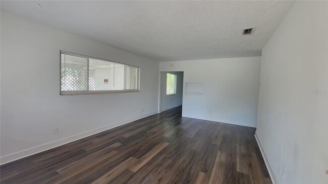Building Photo - 919 Osborne Dr