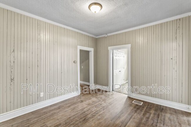 Building Photo - 525 Sandusky Ave